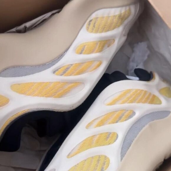 Yellow and white Yeezy 700 V3. - Picture 1 of 1
